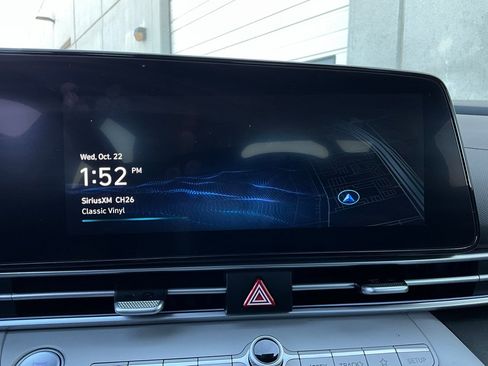 Used 2025 Hyundai Elantra Limited image 28