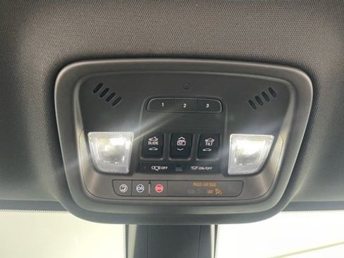 Used 2024 Chevrolet Traverse High Country image 44