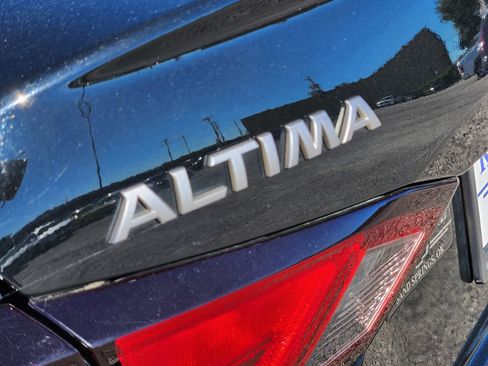Used 2023 Nissan Altima 2.5 SV image 12