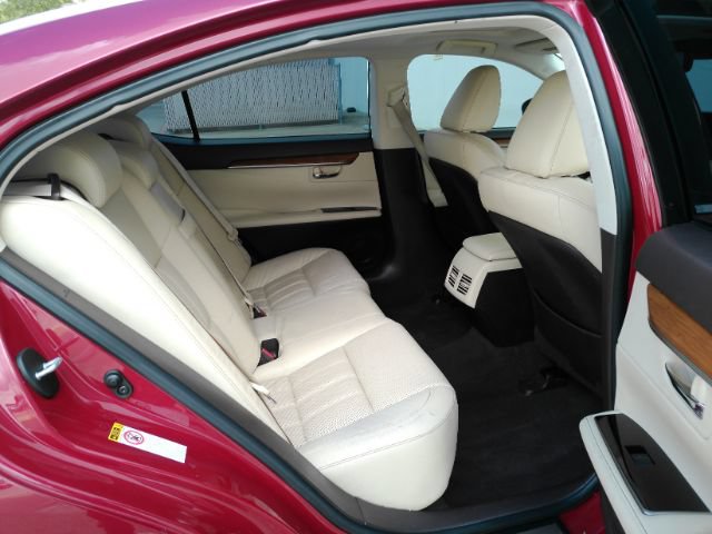 Used 2016 Lexus ES 350 w/ Luxury Package w/Wood Trim FWD image 24