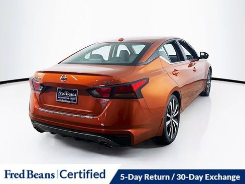 Used 2021 Nissan Altima 2.5 SR w/ SR Premium Package image 12