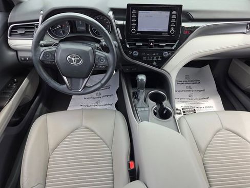 Used 2023 Toyota Camry SE FWD image 8