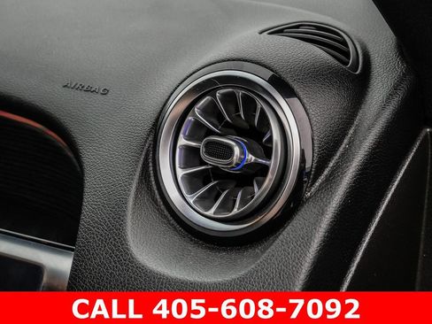 Used 2021 Mercedes-Benz GLB 250 w/ AMG Line image 34