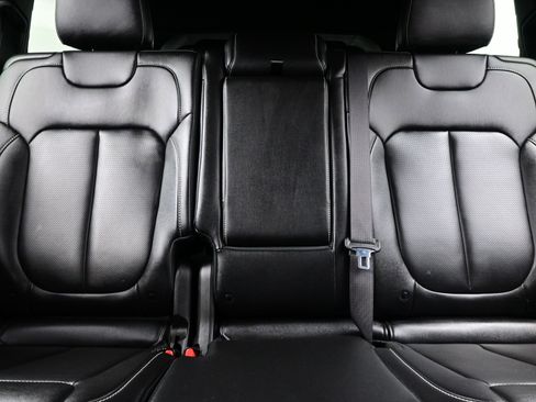 Used 2025 Jeep Grand Cherokee L Limited w/ Luxury Tech Group II image 16