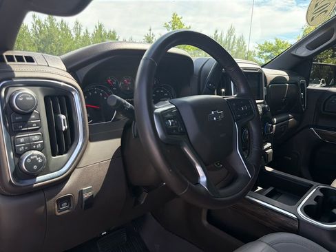 Used 2021 Chevrolet Silverado 1500 LT Trail Boss AWD/4WD image 16