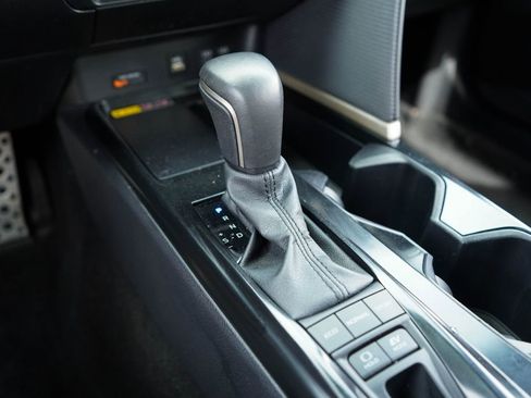 Used 2025 Toyota Camry SE w/ Convenience Package image 32