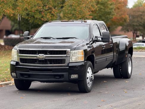 Used 2009 Chevrolet Silverado 3500 LTZ w/ LTZ Plus Package image 2