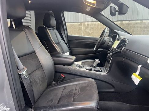 Used 2022 Jeep Grand Cherokee Laredo X image 11