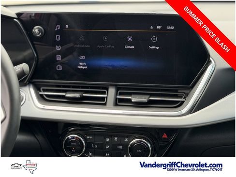 Certified 2025 Chevrolet Trax LT w/ Driver Confidence Package FWD image 16
