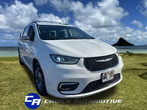 Used 2022 Chrysler Pacifica Limited image 10