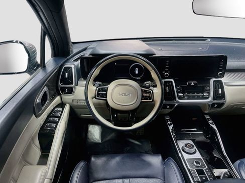 Used 2022 Kia Sorento SX Prestige w/ Panoramic Sunroof Package AWD/4WD image 24