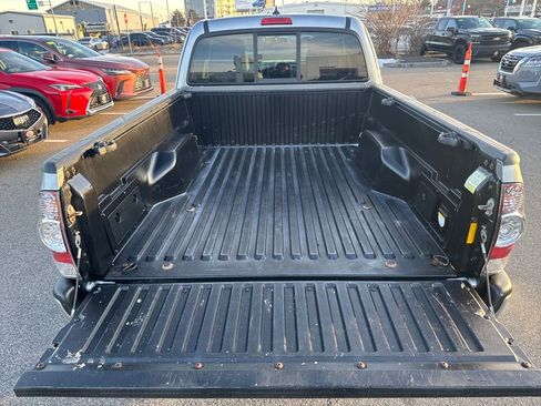 Used 2015 Toyota Tacoma 4x4 Access Cab V6 image 10