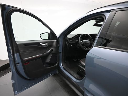 Certified 2023 Ford Escape ST-Line w/ Tech Pack #1 image 9