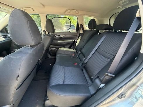 Used 2018 Nissan Rogue SV AWD/4WD image 8