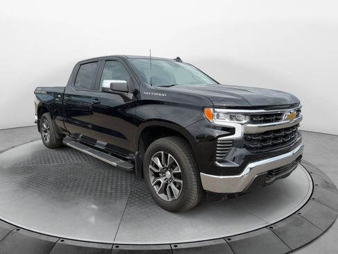 Used 2023 Chevrolet Silverado 1500 LT w/ Protection Package AWD/4WD image 4