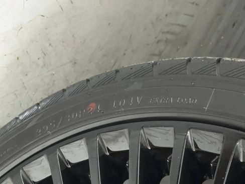 Used 2017 Rolls-Royce Dawn RWD image 44