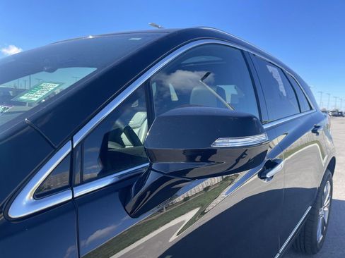 Certified 2025 Cadillac XT5 Premium Luxury image 11