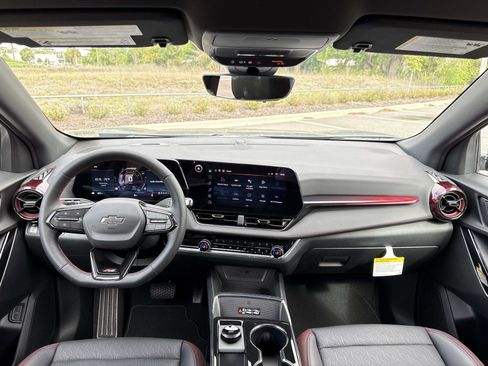 New 2026 Chevrolet Equinox RS w/ Convenience Package III FWD image 12