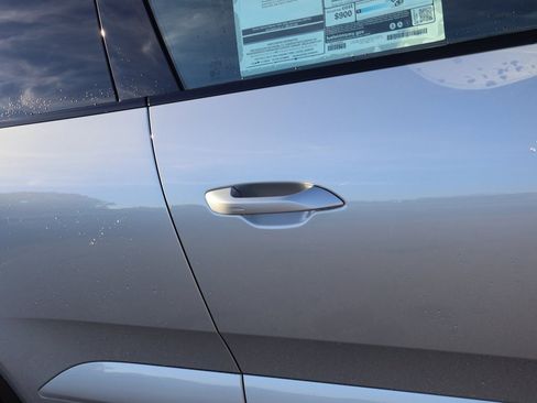 New 2025 Porsche Macan 4S Electric image 17