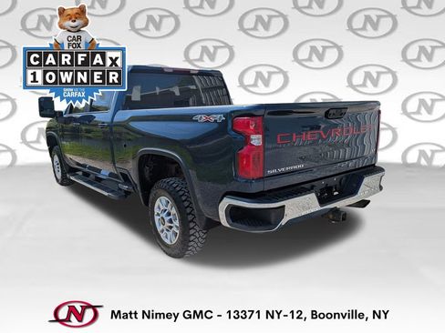 Used 2021 Chevrolet Silverado 2500 LT AWD/4WD image 3