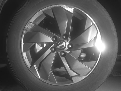 Used 2025 Nissan Rogue SV FWD image 12