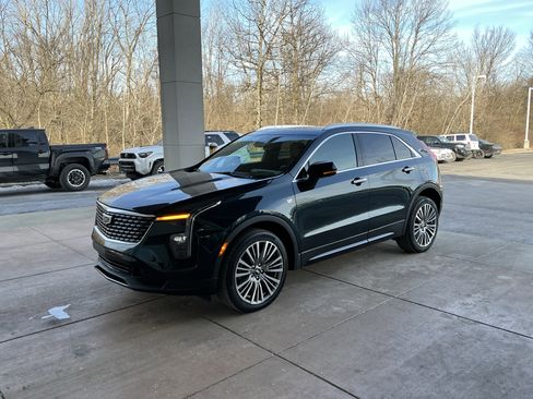 Used 2025 Cadillac XT4 Premium Luxury w/ Technology Package image 3