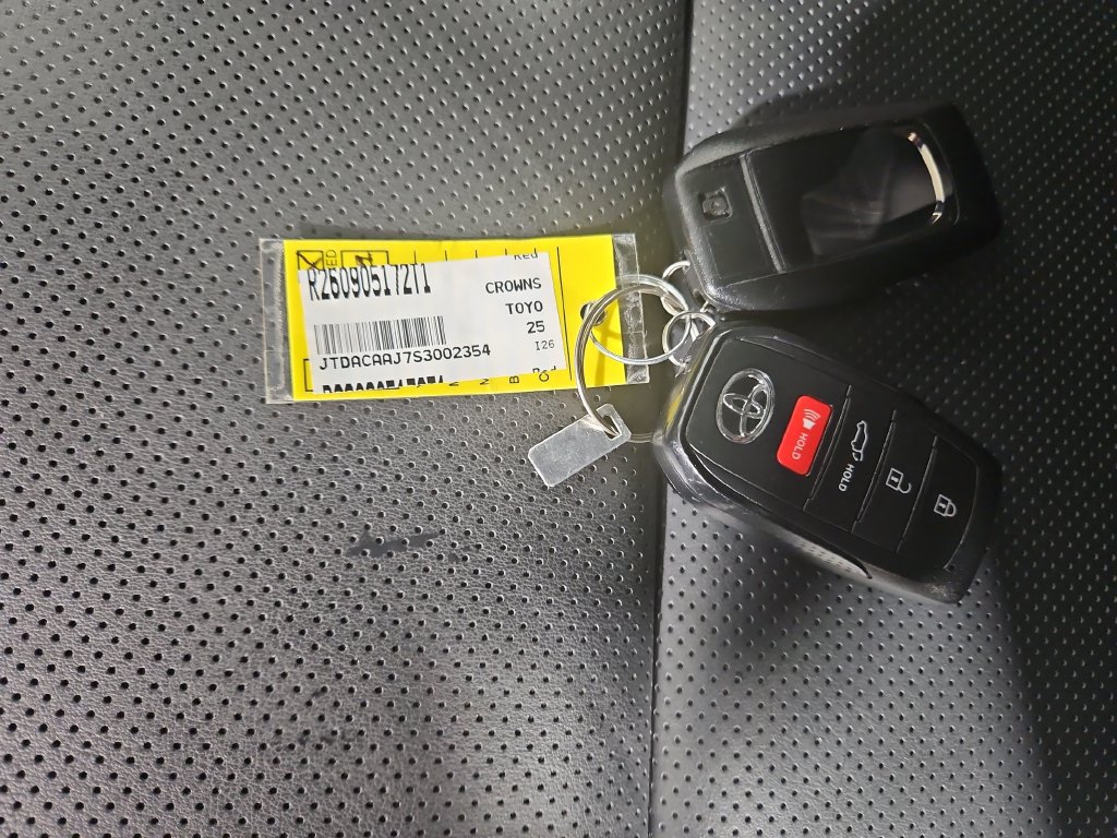 Used 2025 Toyota Crown Signia AWD/4WD image 28