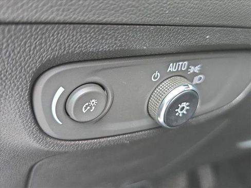 Used 2025 Buick Encore GX Preferred AWD/4WD image 11