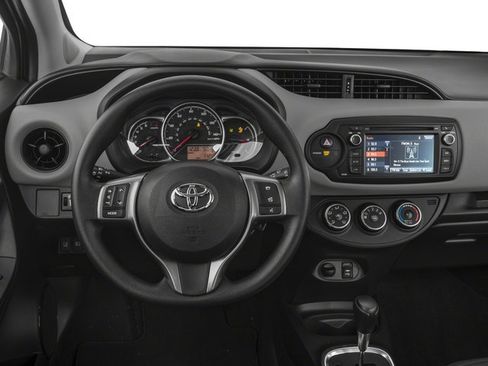 Used 2018 Toyota Yaris L FWD image 7