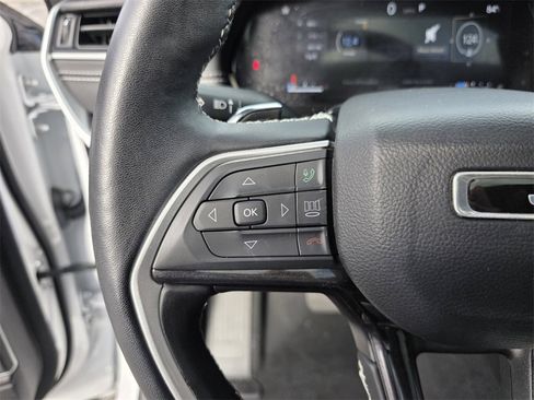 Used 2022 Jeep Grand Cherokee Altitude image 21