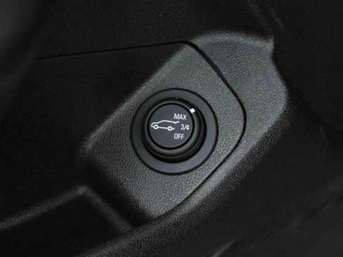 Used 2018 GMC Terrain Denali w/ Advanced Safety Package AWD/4WD image 40