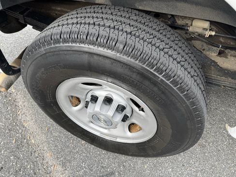 Used 2019 Chevrolet Express 3500 LS image 19