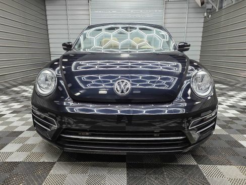 Used 2018 Volkswagen Beetle 2.0T S w/ Style & Comfort Package FWD image 3