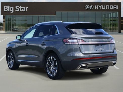 Used 2022 Lincoln Nautilus Reserve w/ Luxury Package FWD image 3