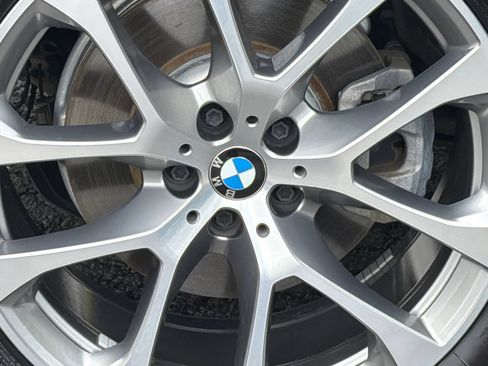 Used 2019 BMW X5 xDrive40i w/ Luxury Seating Package AWD/4WD image 3