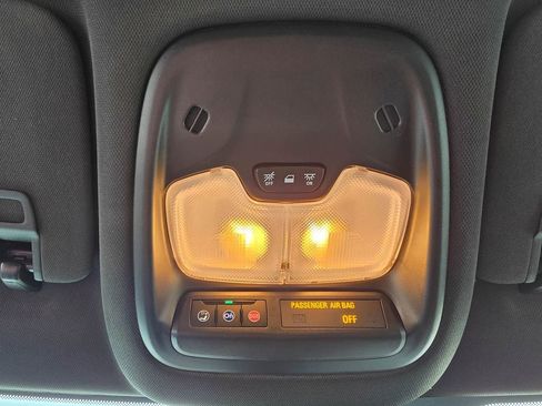 Used 2025 Chevrolet TrailBlazer RS w/ Driver Confidence Package image 25