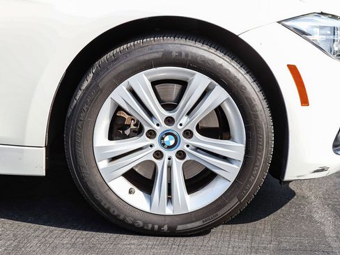 Used 2018 BMW 330e image 6