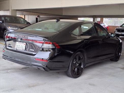 Used 2023 Honda Accord Sport image 4