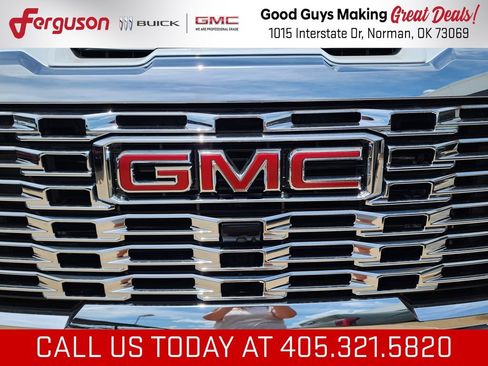 New 2026 GMC Sierra 2500 Denali w/ Denali Reserve Package AWD/4WD image 9