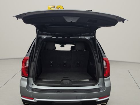 Used 2025 GMC Yukon Denali AWD/4WD image 9