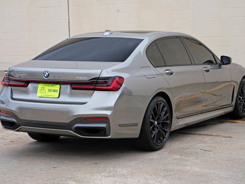 Used 2022 BMW 740i w/ M Sport Package RWD image 57