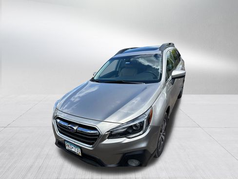 Used 2018 Subaru Outback 2.5i Limited AWD/4WD image 2