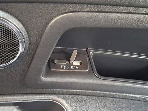 Used 2022 Subaru Ascent Limited w/ Technology Package image 11