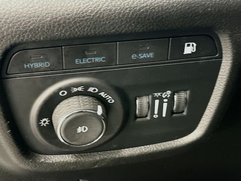 Used 2023 Jeep Grand Cherokee 4WD 4xe w/ Luxury Tech Group II image 17