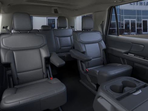 New 2026 Ford Expedition Active image 11