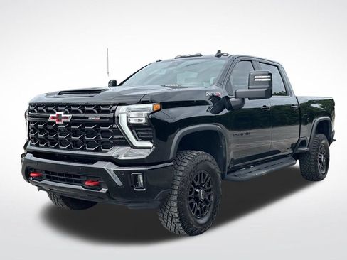 Used 2026 Chevrolet Silverado 2500 ZR2 AWD/4WD image 2