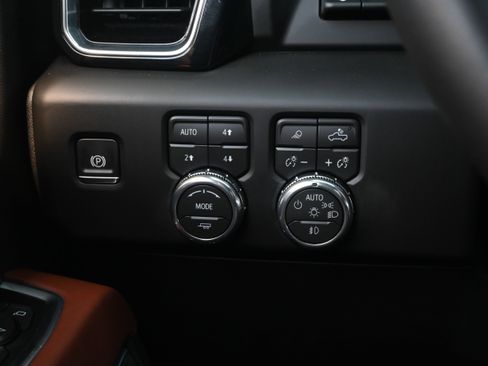 Used 2026 GMC Sierra 2500 Denali Ultimate w/ Max Trailering Package image 21