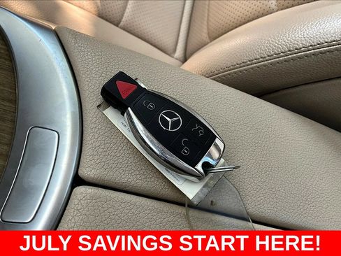 Used 2019 Mercedes-Benz GLC 300 4MATIC w/ Premium Package image 43