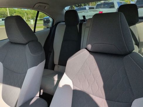 Used 2020 Toyota Corolla LE FWD image 8