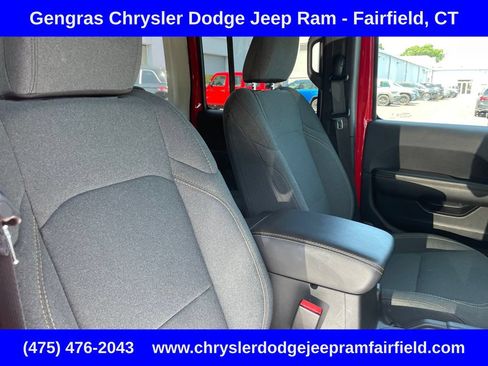 Certified 2025 Jeep Wrangler Unlimited Sahara w/ Safety Group AWD/4WD image 22